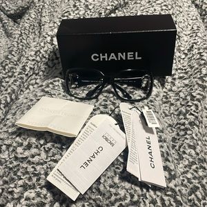 - Chanel sunglass frames with box